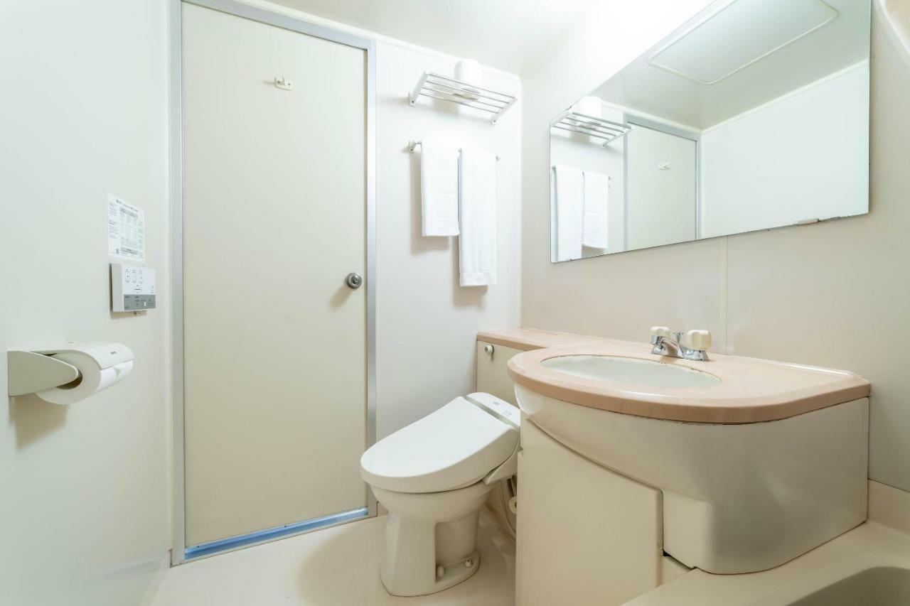 Oyo Business Hotel Nishiura Йоккаїті Екстер'єр фото