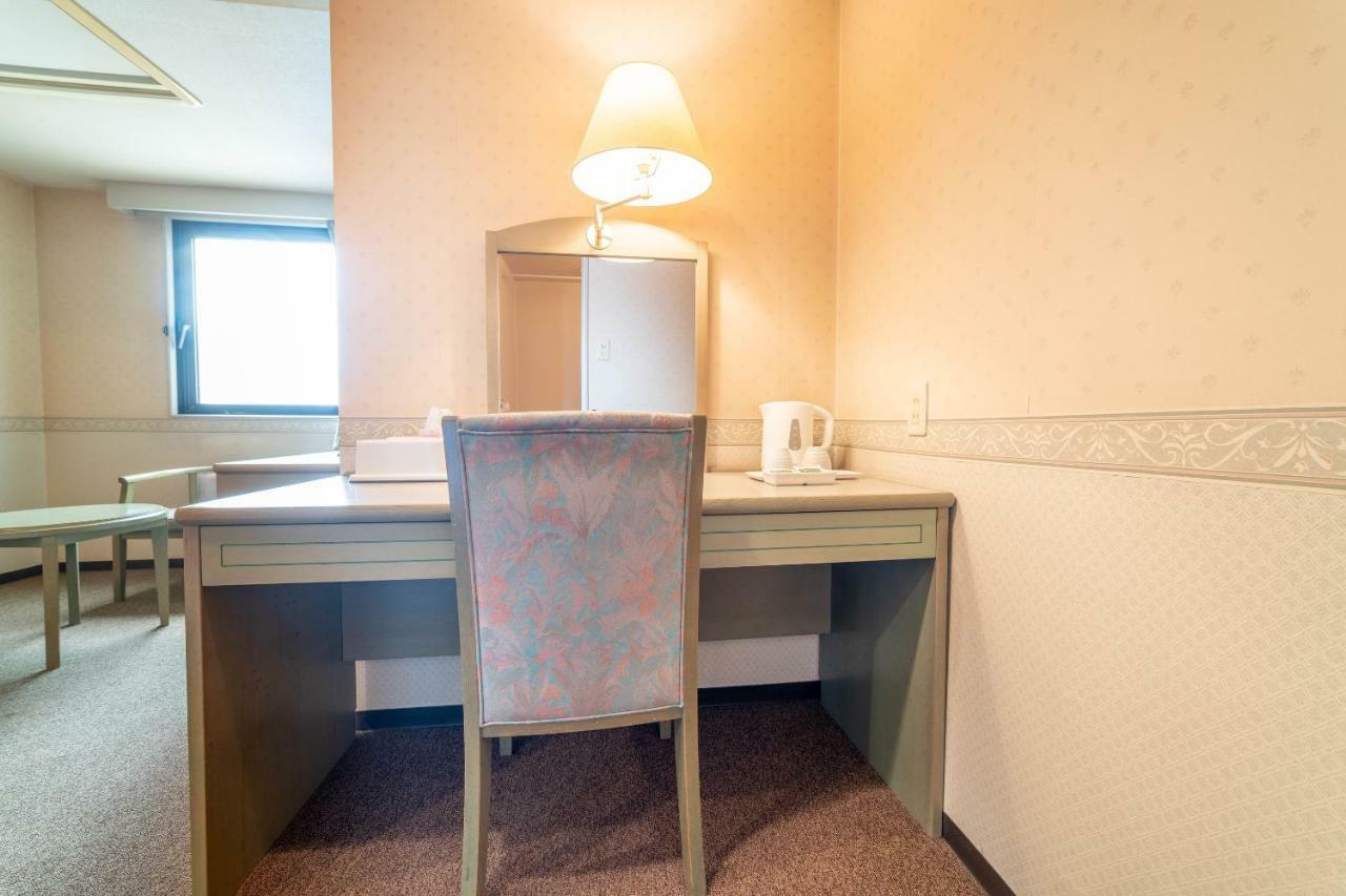 Oyo Business Hotel Nishiura Йоккаїті Екстер'єр фото
